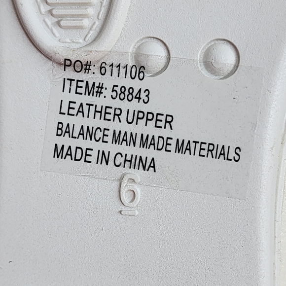 Mi White Moccasins with Beaded Design - Picture 5 of 5